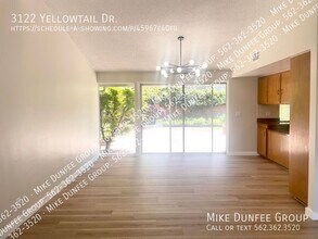 3122 Yellowtail Dr in Los Alamitos, CA - Foto de edificio - Building Photo
