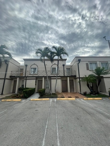 1158 NW 124th Ave, Unit 2306 in Miami, FL - Building Photo - Building Photo