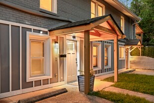 26 Hanover St in Asheville, NC - Building Photo