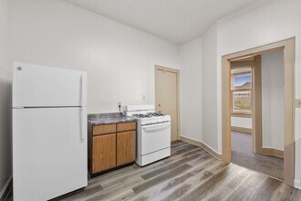 2128 W Wells St in Milwaukee, WI - Building Photo - Building Photo