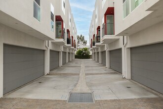 Morrison 14 in North Hollywood, CA - Building Photo - Building Photo