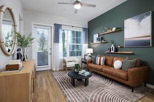 V by Alta in Orlando, FL - Building Photo