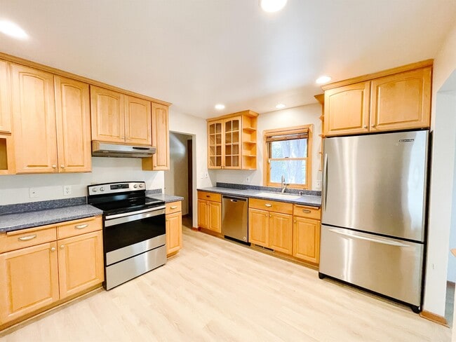 property at 1172 Highview Dr