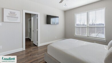 400 E BB Fielder Rd, Unit 488 in Weatherford, TX - Foto de edificio - Building Photo