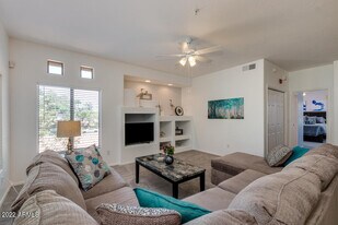 1351 N Pleasant Dr in Chandler, AZ - Building Photo