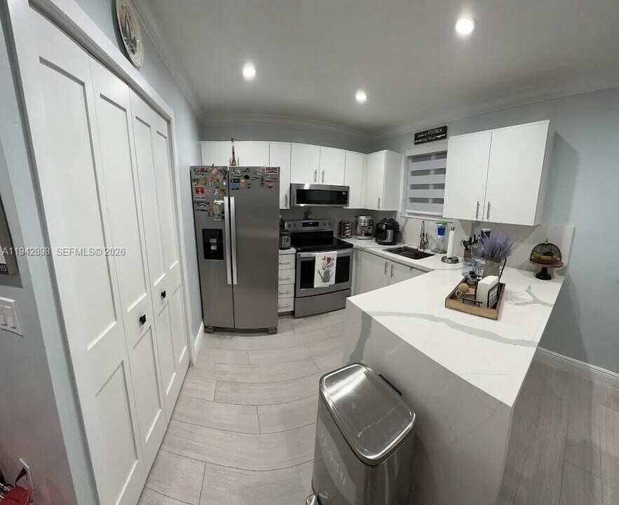 15250 SW 134th Pl in Miami, FL - Foto de edificio