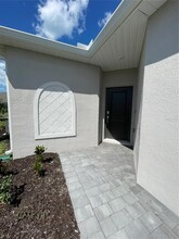 8728 St Kitts Cir in Englewood, FL - Building Photo - Building Photo