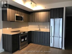 25 Richmond St E in Toronto, ON - Building Photo - Building Photo