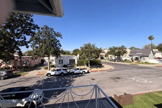 802 Fischer St, Unit B in Glendale, CA - Building Photo - Building Photo