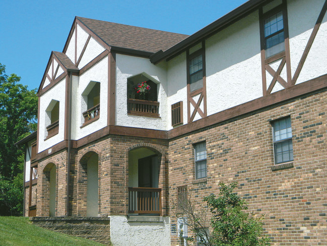 Southern Hills Townhouses & Apartments