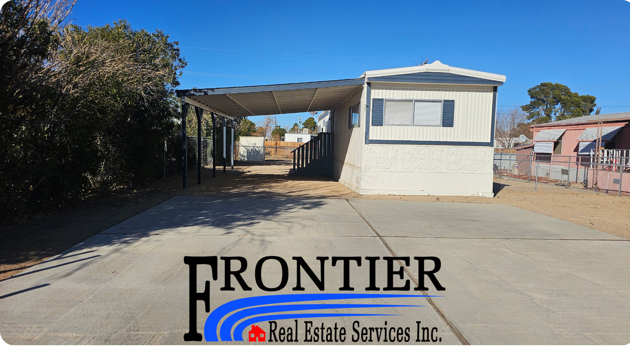 716 W Moyer Ave in Ridgecrest, CA - Building Photo