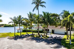 25 NW 24th Ct in Delray Beach, FL - Building Photo