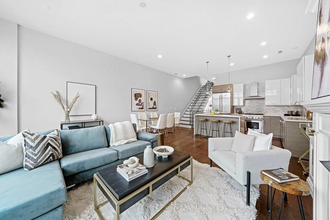 1085 N Marshfield Ave, Unit #3 Top Floor-Rooftop in Chicago, IL - Building Photo - Building Photo