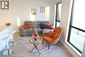 181 King St S in Waterloo, ON - Building Photo - Building Photo