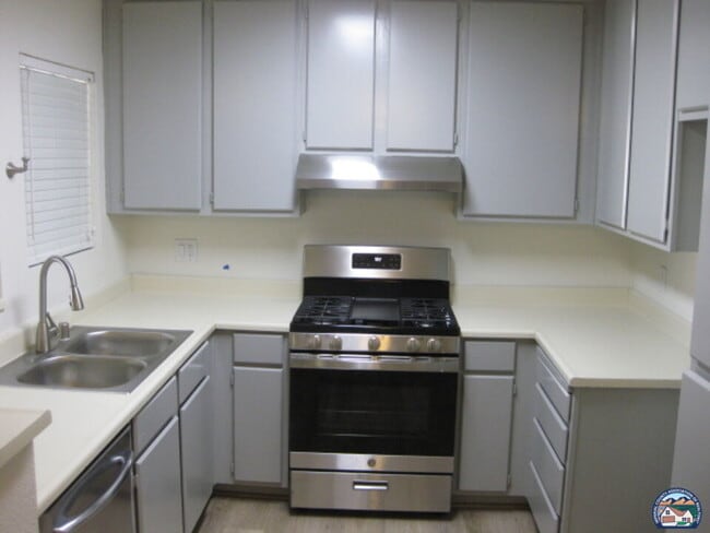 property at 1100 Rodeo Dr
