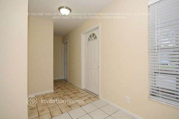 1132 Essex Dr in Wellington, FL - Foto de edificio - Building Photo
