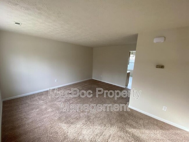 9605 Coventry Creek Dr in Fredericksburg, VA - Building Photo - Building Photo