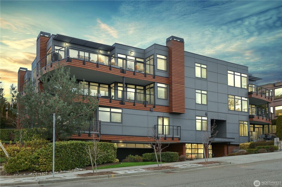 302 5th Ave in Kirkland, WA - Building Photo