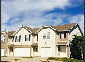 181 NE Adams Dairy Pkwy in Blue Springs, MO - Building Photo