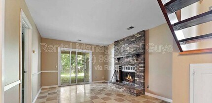 7390 Stewart Dr in Eden Prairie, MN - Building Photo - Building Photo