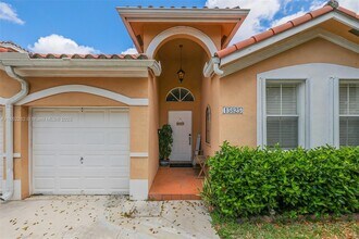 15825 SW 60th Terrace in Miami, FL - Building Photo - Building Photo