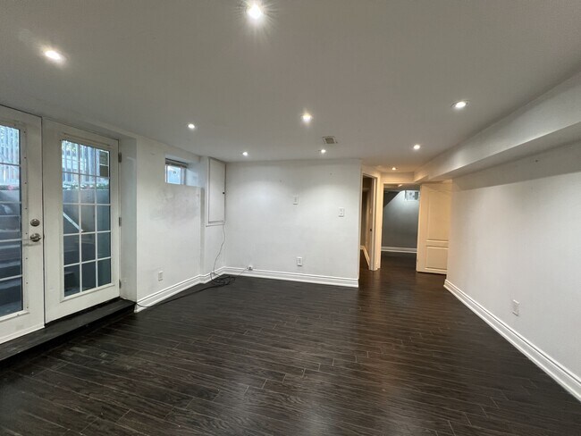 10 Burgby Av, Unit 2 in Brampton, ON - Building Photo - Building Photo