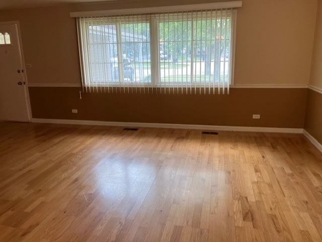 324 W Weathersfield Way in Schaumburg, IL - Building Photo - Building Photo