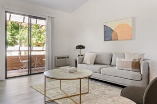 1600 Villa St in Mountain View, CA - Building Photo