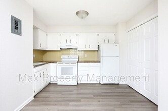 530 Laurel St in Waukee, IA - Building Photo - Building Photo