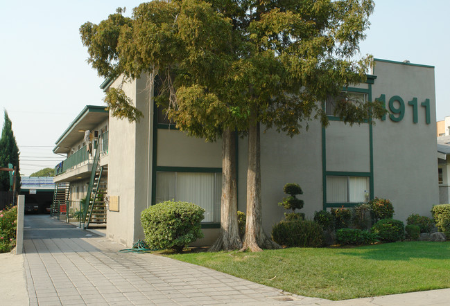 1911 Gardena Ave in Glendale, CA - Foto de edificio - Building Photo