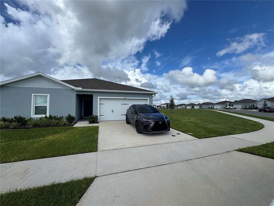 1353 Tank Trl in Haines City, FL - Building Photo