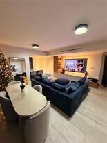 1451 Brickell Ave in Miami, FL - Building Photo