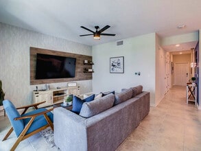 3161 Paradox Cir in Kissimmee, FL - Foto de edificio - Building Photo