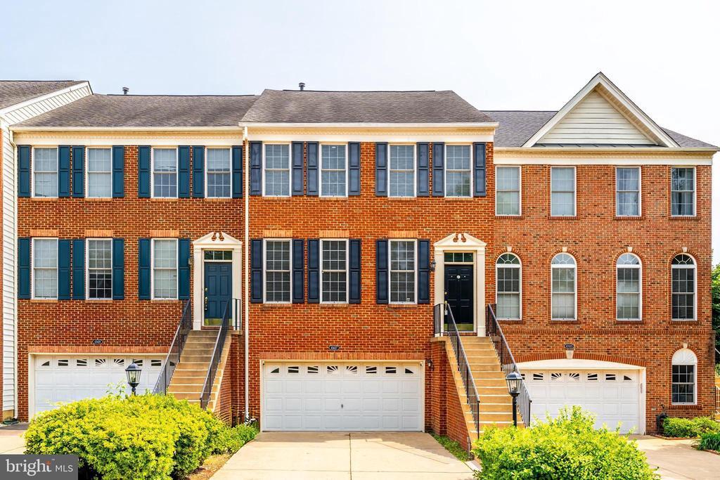 43627 Pickett Corner Terrace in Ashburn, VA - Building Photo