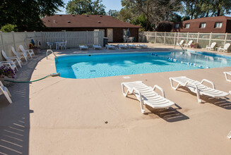 Cherry Hill Apartment Homes in Portage, IN - Foto de edificio - Building Photo