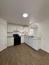 6547 Estes Flats in San Antonio, TX - Building Photo - Building Photo