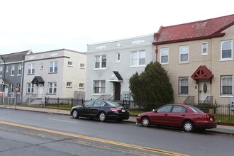 1715 W Virginia Ave NE in Washington, DC - Building Photo - Building Photo