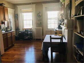 35 Dwight St, Unit 2 in Boston, MA - Foto de edificio - Building Photo