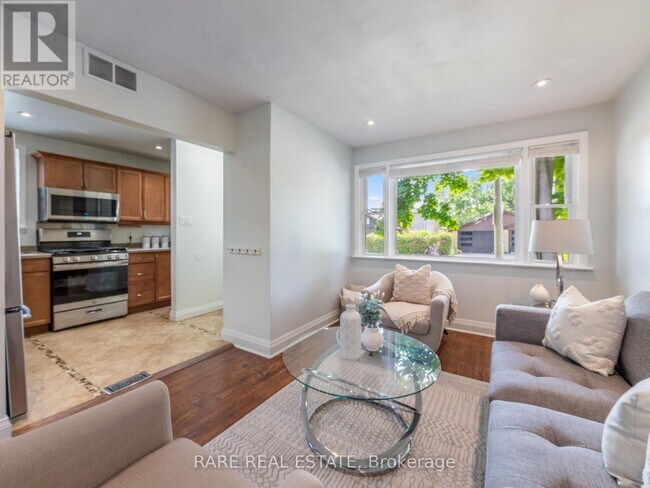 67 Glenburn Ave in Toronto, ON - Building Photo - Building Photo