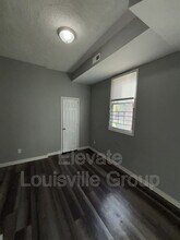 2215 W Market St in Louisville, KY - Building Photo - Building Photo