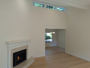 15844 SE 47th St in Bellevue, WA - Building Photo - Building Photo