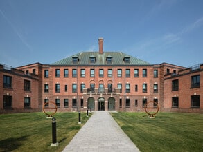 Mellem Grace Dart in Montréal, QC - Building Photo - Building Photo