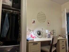 2001 Commonwealth Ave, Unit 9 in Boston, MA - Building Photo - Building Photo