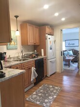 15 Pleasant St, Unit 2 in Exeter, NH - Building Photo - Building Photo