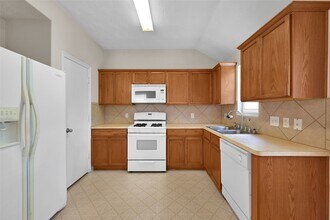 5046 Willow Point Dr in Conroe, TX - Building Photo - Building Photo