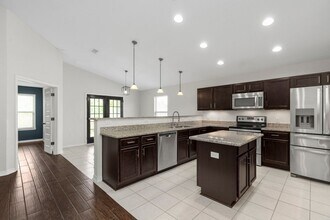 8478 Island Dr in Navarre, FL - Building Photo - Building Photo