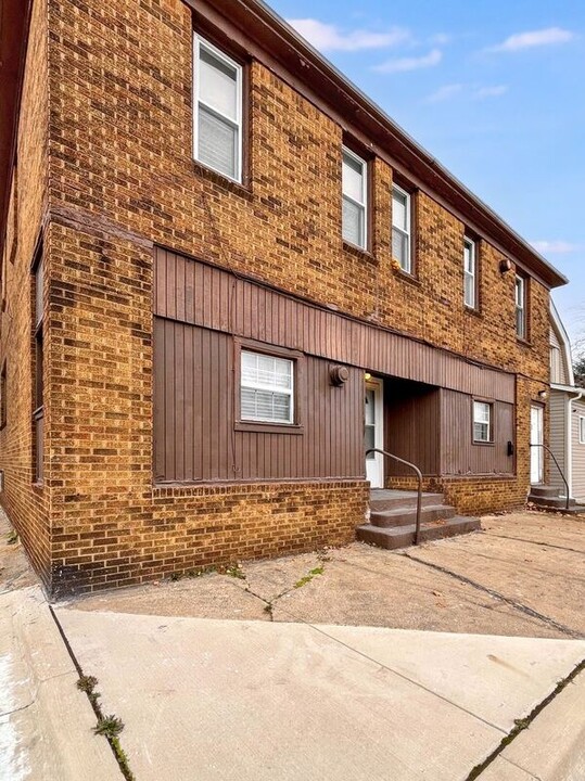 116 E Great Lakes St in River Rouge, MI - Building Photo