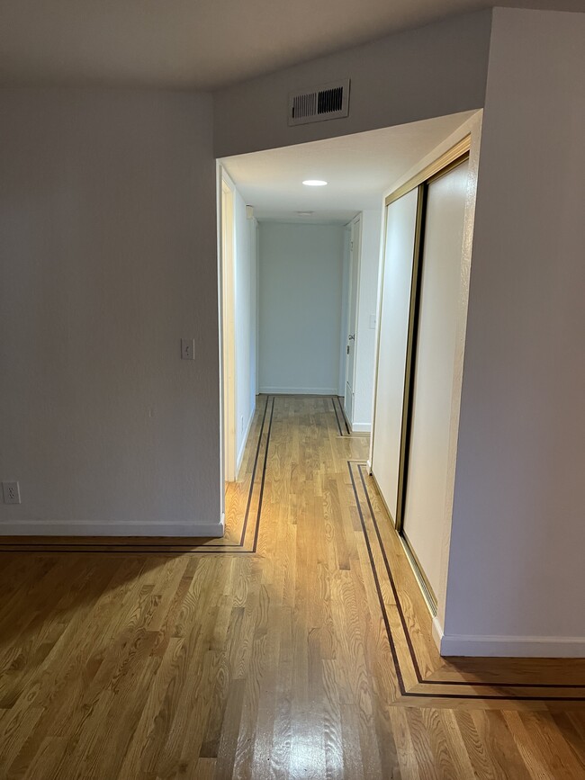 1224 Sir Francis Drake Blvd, Unit 1222 a in San Anselmo, CA - Building Photo - Building Photo