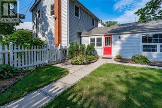 261 Hatt St in Hamilton, ON - Building Photo - Building Photo