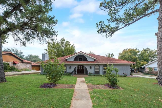 433 Circleview Dr S in Hurst, TX - Building Photo